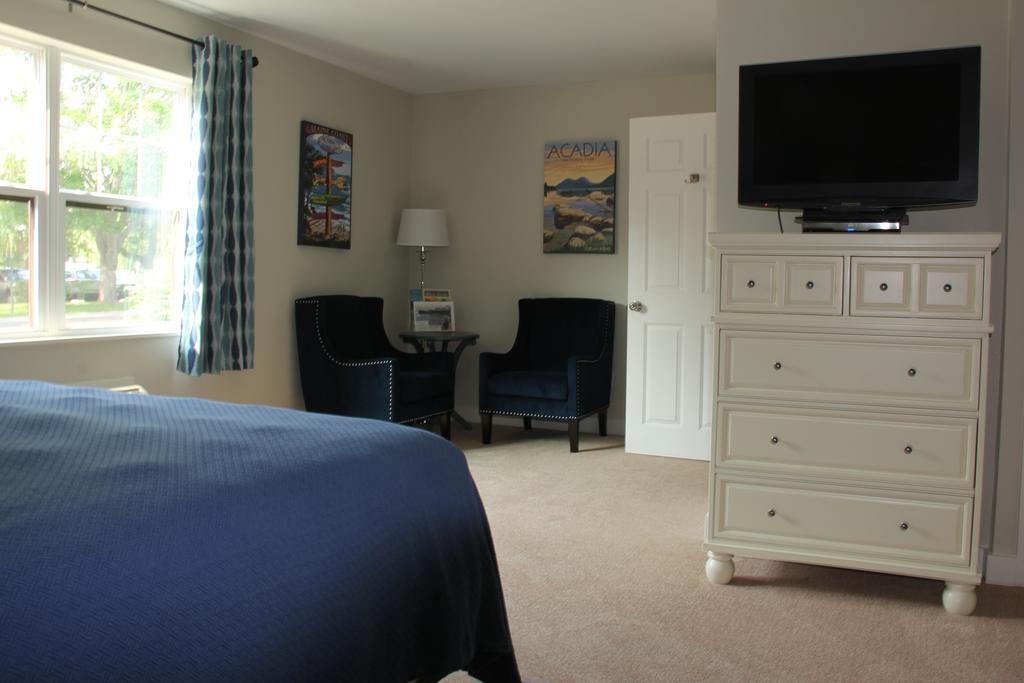 Island Place Bar Harbor Room photo